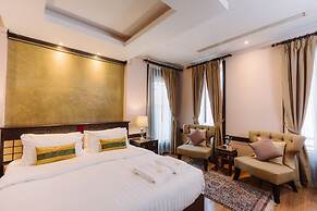 Lunar Mansion Hotel