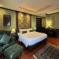 Lunar Mansion Hotel