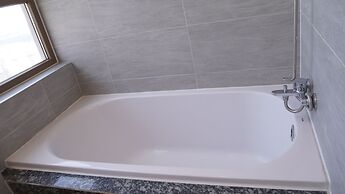 Starlake Daewoo Managed by Anstay Residence