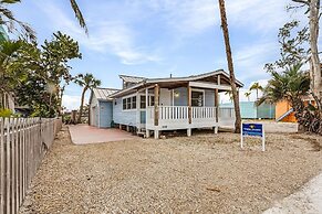 1030 Second Street 1 Bedroom Home by RedAwning