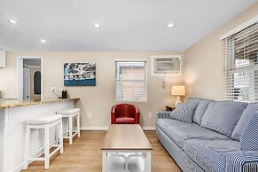 1030 Second Street 1 Bedroom Home by RedAwning