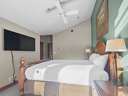 Union Creek Townhome 164b 3 Bedroom Townhouse by RedAwning