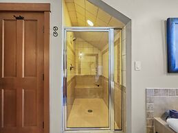 Union Creek Townhome 164b 3 Bedroom Townhouse by RedAwning