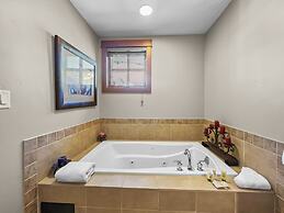 Union Creek Townhome 164b 3 Bedroom Townhouse by RedAwning