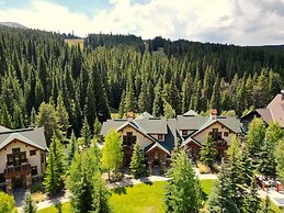 Union Creek Townhome 164b 3 Bedroom Townhouse by RedAwning