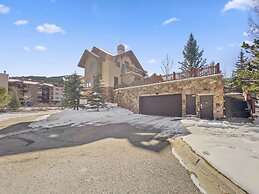 Union Creek Townhome 164b 3 Bedroom Townhouse by RedAwning