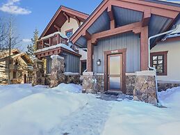 Union Creek Townhome 164b 3 Bedroom Townhouse by RedAwning