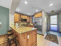 Union Creek Townhome 164b 3 Bedroom Townhouse by RedAwning