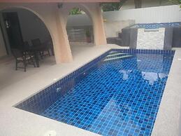 Villa Rosa With Private Pool and Jacuzzi