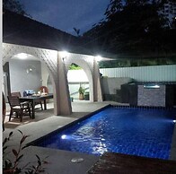 Villa Rosa With Private Pool and Jacuzzi