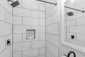 Brewerytown Balcony Retreat W Oxford 1BR