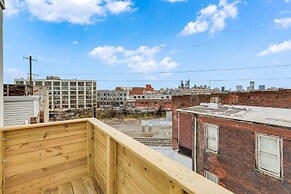 Brewerytown Balcony Retreat 2BR Haven