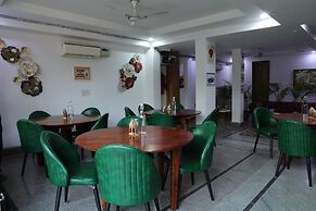 The Sandalwood Hotel, Sec-38 I Near Medanta Medicity Gurgaon