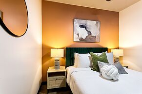 The Pelican by Hosteeva