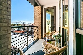 The Pelican by Hosteeva