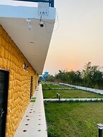 New Corbett Hotel and Resort