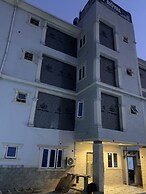 JF ROYAL HOTEL & SUITES