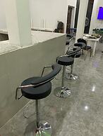 JF ROYAL HOTEL & SUITES