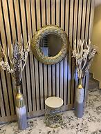 JF ROYAL HOTEL & SUITES