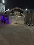 JF ROYAL HOTEL & SUITES