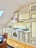 Green Hill Apartment