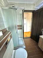 Green Hill Apartment