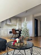 Green Hill Apartment