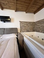 ponte di chiaia rooms