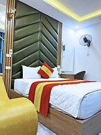 Queen Hotel - Mo Lao