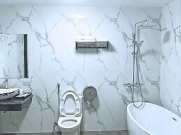 Queen Hotel - Mo Lao