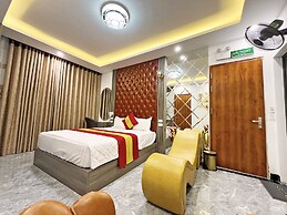 Queen Hotel - Mo Lao