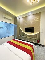 Queen Hotel - Mo Lao