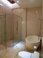 Soleil Suites Petitenget By the jero 18