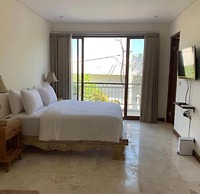 Soleil Suites Petitenget By the jero 18