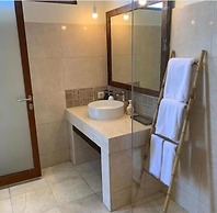 Soleil Suites Petitenget By the jero 18