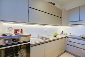 Alelu Classy And Chic Stresa Center