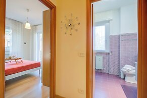 Alelu Classy And Chic Stresa Center