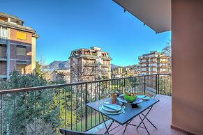 Alelu Classy And Chic Stresa Center