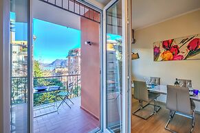 Alelu Classy And Chic Stresa Center