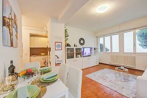 Franka House Terrace Private & Lake View