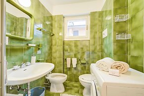 Franka House Terrace Private & Lake View