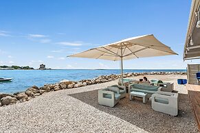 Villa Isidoro Sea View