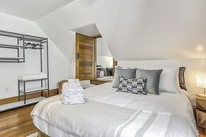 Ambassadors Quarters