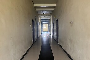 OYO 93429 Pondok Surya Near Fakultas Teknik Unhas Gowa