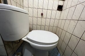 OYO 93429 Pondok Surya Near Fakultas Teknik Unhas Gowa