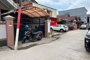 OYO 93429 Pondok Surya Near Fakultas Teknik Unhas Gowa