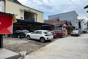 OYO 93429 Pondok Surya Near Fakultas Teknik Unhas Gowa