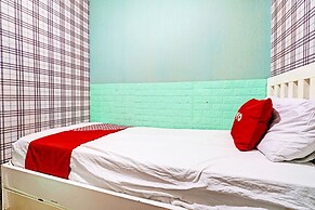 OYO 93456 Apartemen Gateway Cicadas By Inpro Ii