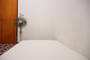 SPOT ON 93446 Penginapan Mak YesNearTaman Buluh Hang Tuah