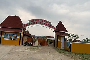 Capital O 93437 Embung Banteran CottageNearLapangan Banteran